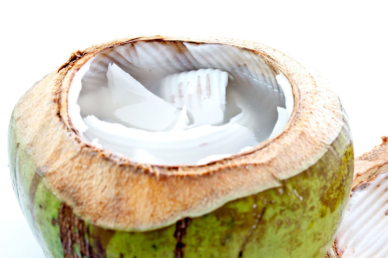 Woda kokosowa – fakty i mity