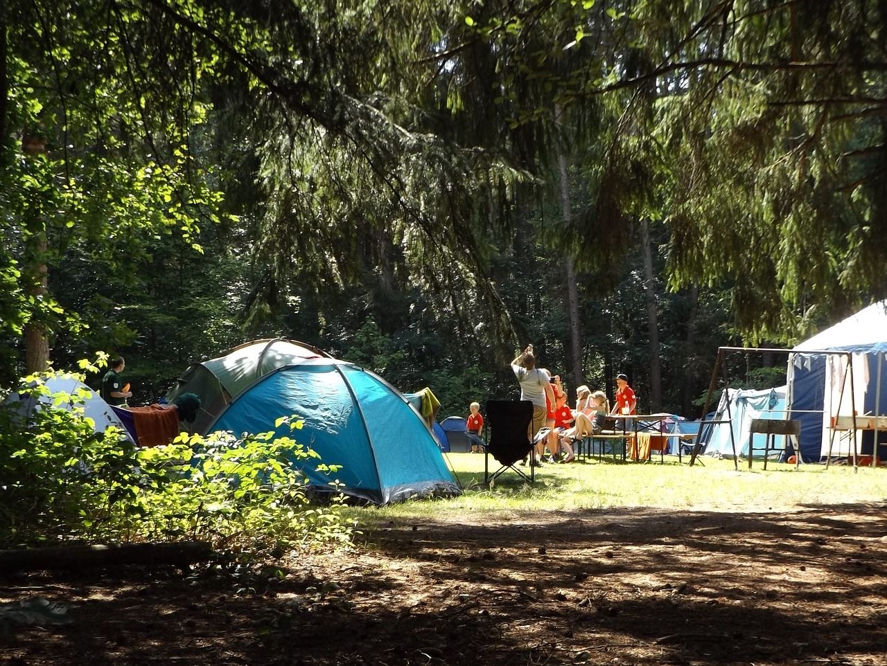 W co warto się zaopatrzyć, wyjeżdżając na camping?