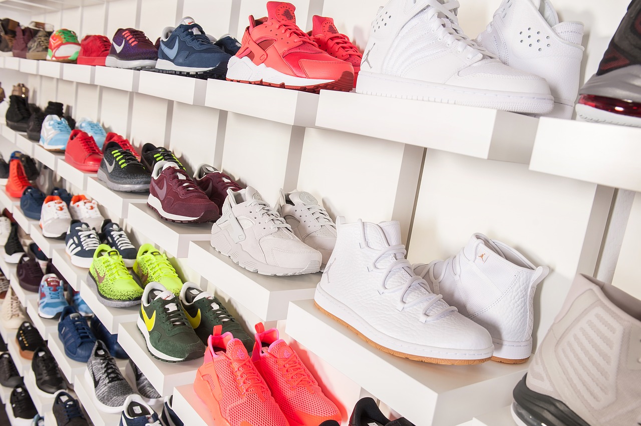 Rodzaje butów – cechy charakterystyczne i różnice pomiędzy nimi
