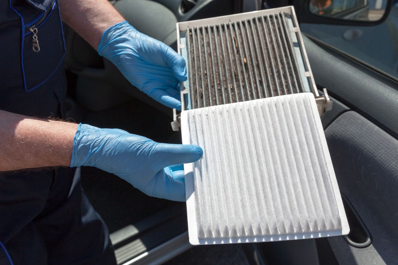 Filtr powietrza w samochodzie – jakie funkcje pełni?